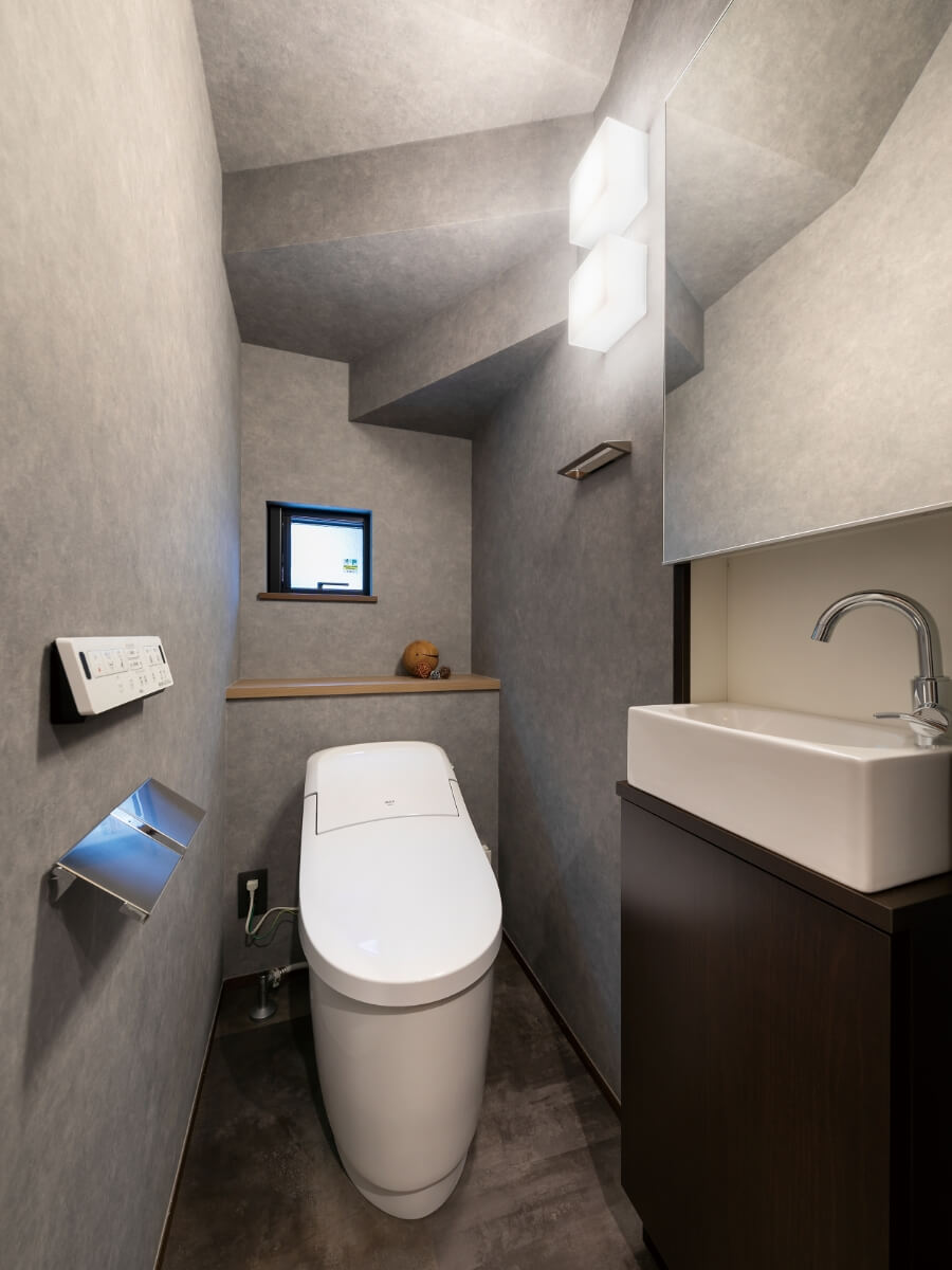 デッドスペースを有効活用したトイレ空間
